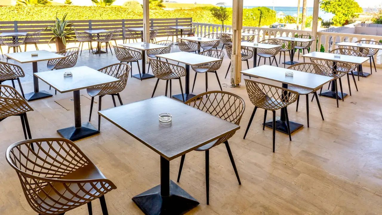 California Beach Hotel