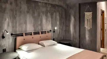 California Beach Hotel