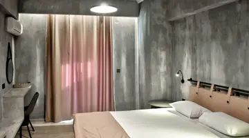 California Beach Hotel