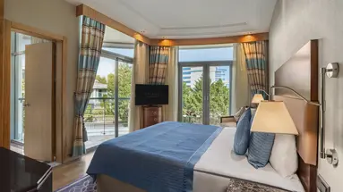CALISTA LUXURY RESORT