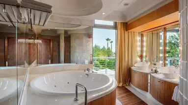 CALISTA LUXURY RESORT
