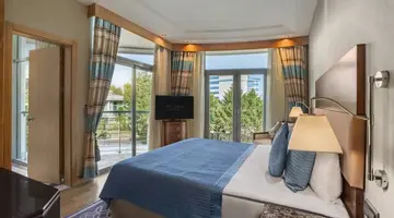 CALISTA LUXURY RESORT