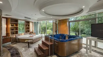 CALISTA LUXURY RESORT