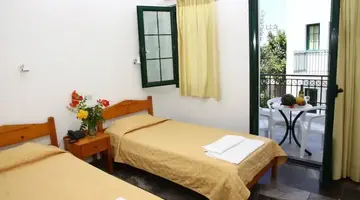 Camari Garden Hotel and Apartments