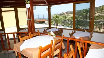 Camari Garden Hotel and Apartments