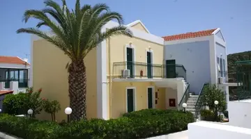 Camari Garden Hotel and Apartments