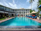 Camelot Beach Hotel