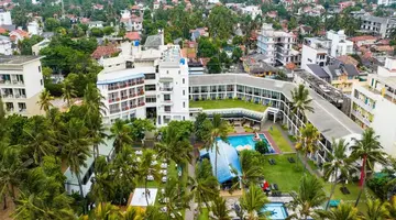 Camelot Beach Hotel