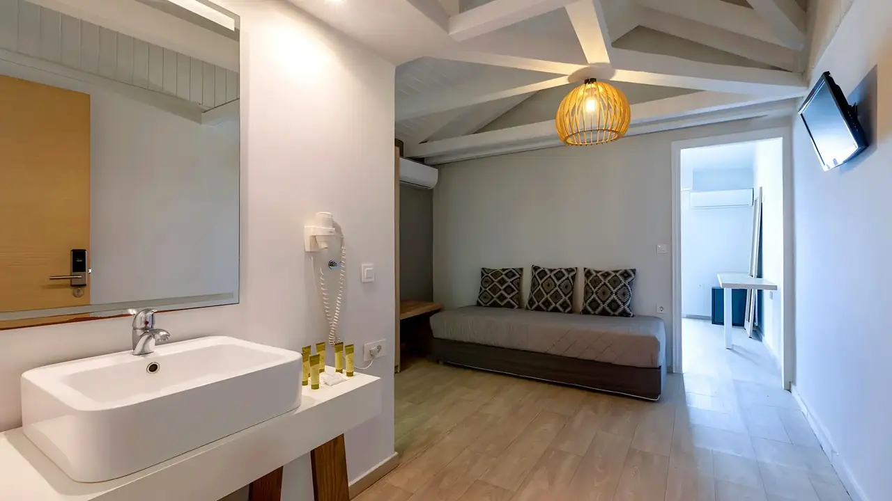 Cameo Beach Resort