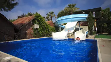 CAN GARDEN BEACH