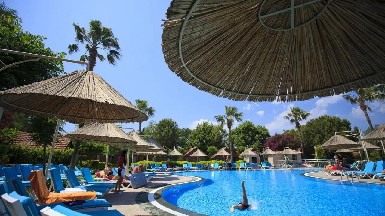 CAN GARDEN BEACH