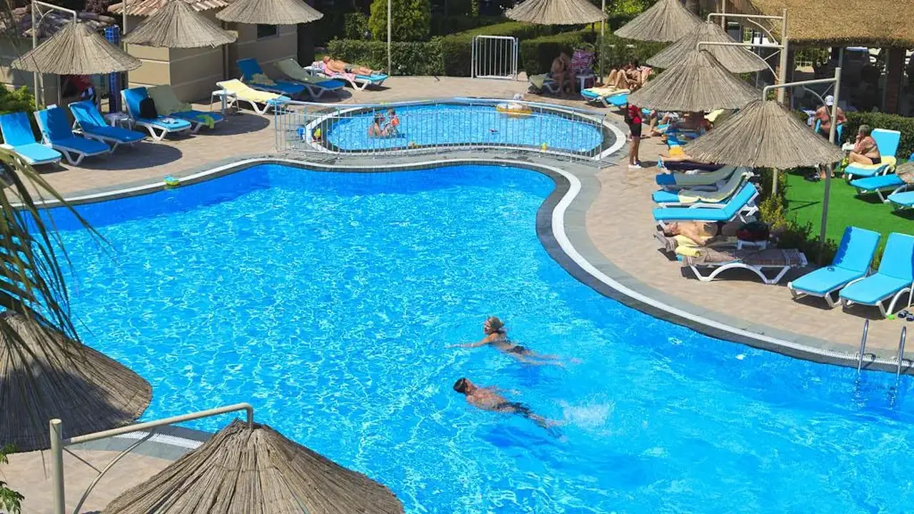 CAN GARDEN BEACH