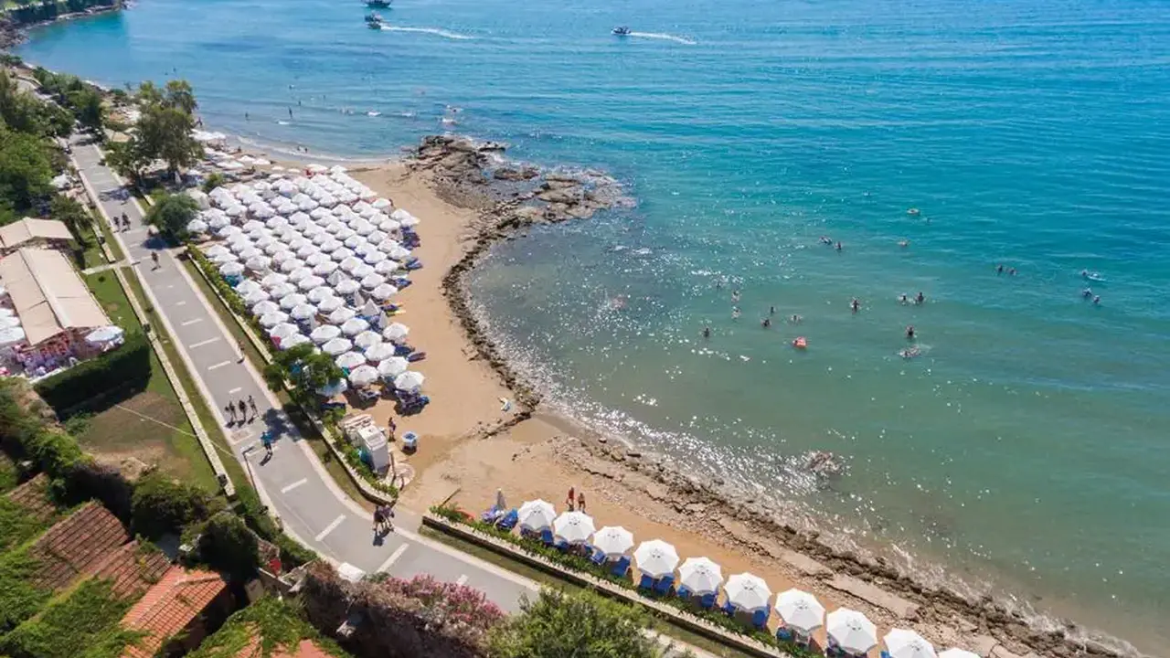 CAN GARDEN BEACH