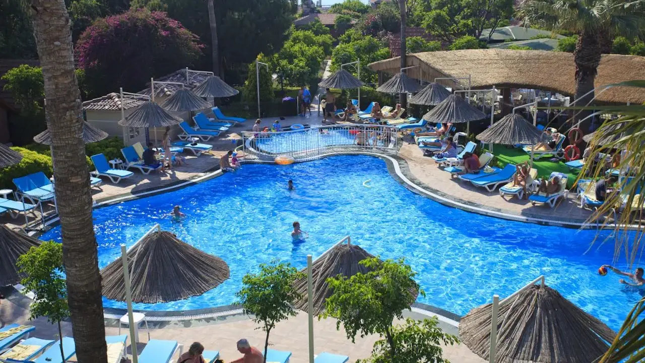 CAN GARDEN BEACH