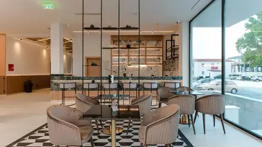 Canadian Hotel