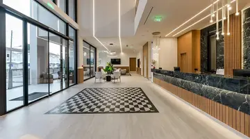 Canadian Hotel