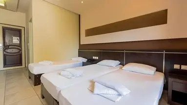 Canadian Hotel