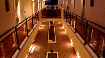Canadian Hotel