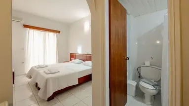 Canadian Hotel
