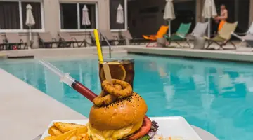 Canadian Hotel