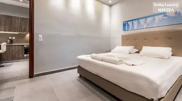 Canadian Hotel