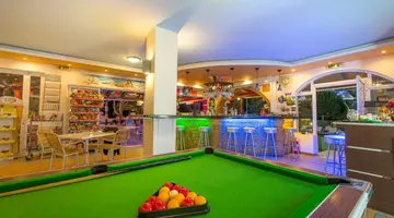 Canadian Hotel