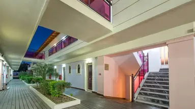Canadian Hotel