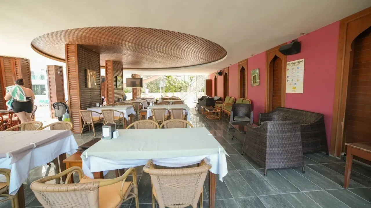 Candan Apart Hotel