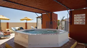 Canifor Hotel