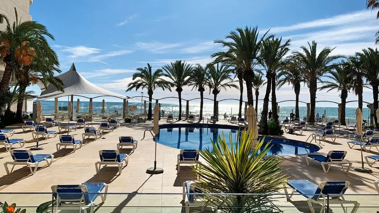 Caprici Beach Hotel & Spa