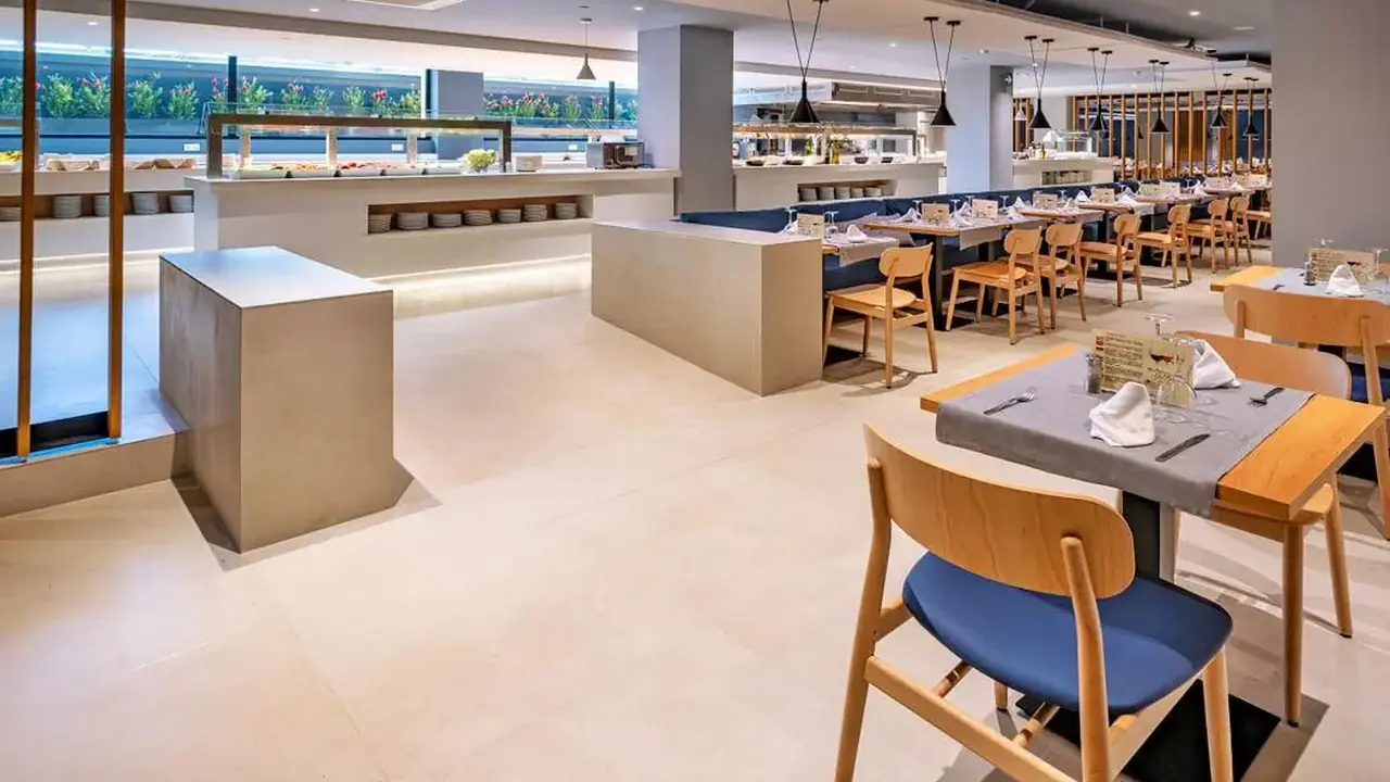 Caprici Beach Hotel & Spa