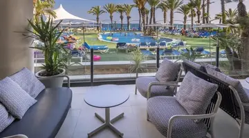 CAPRICI BEACH HOTEL & SPA