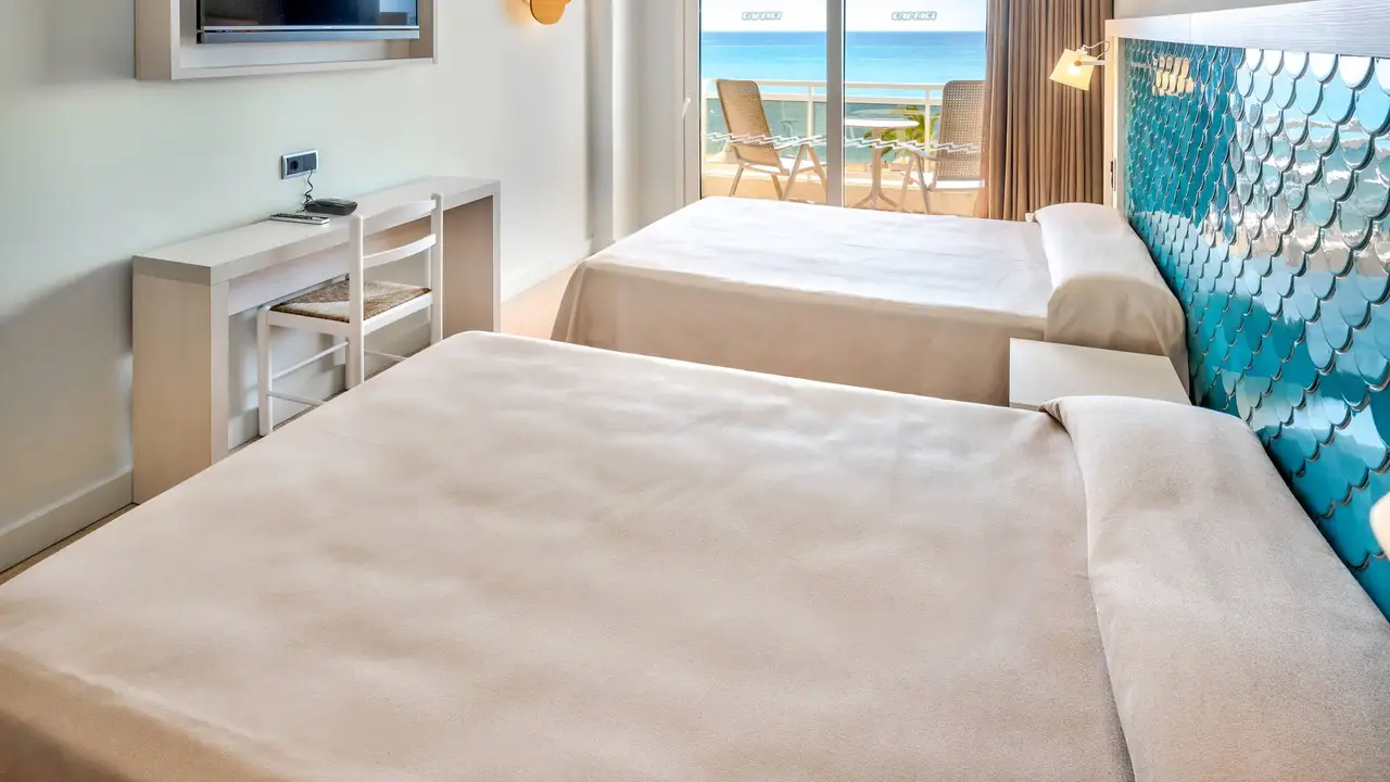 Caprici Beach Hotel & Spa