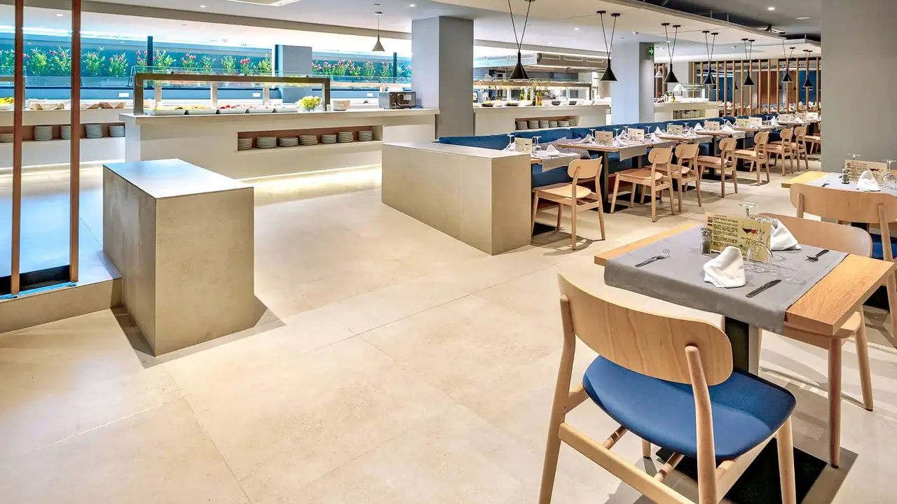 Caprici Beach Hotel & Spa
