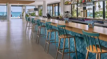 CAPRICI BEACH HOTEL & SPA
