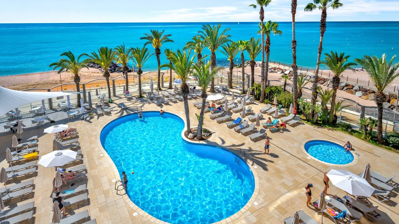 Caprici Beach Hotel & Spa