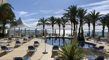 CAPRICI BEACH HOTEL & SPA