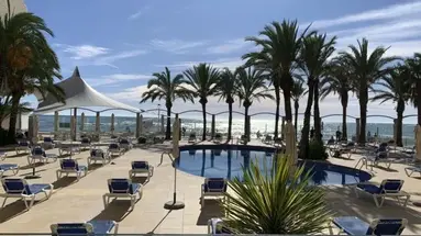 CAPRICI BEACH HOTEL & SPA