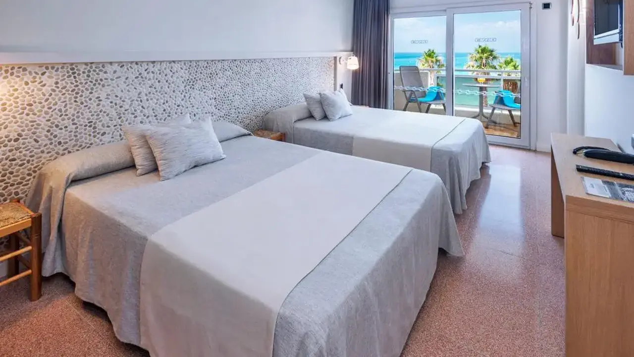 Caprici Beach Hotel & Spa