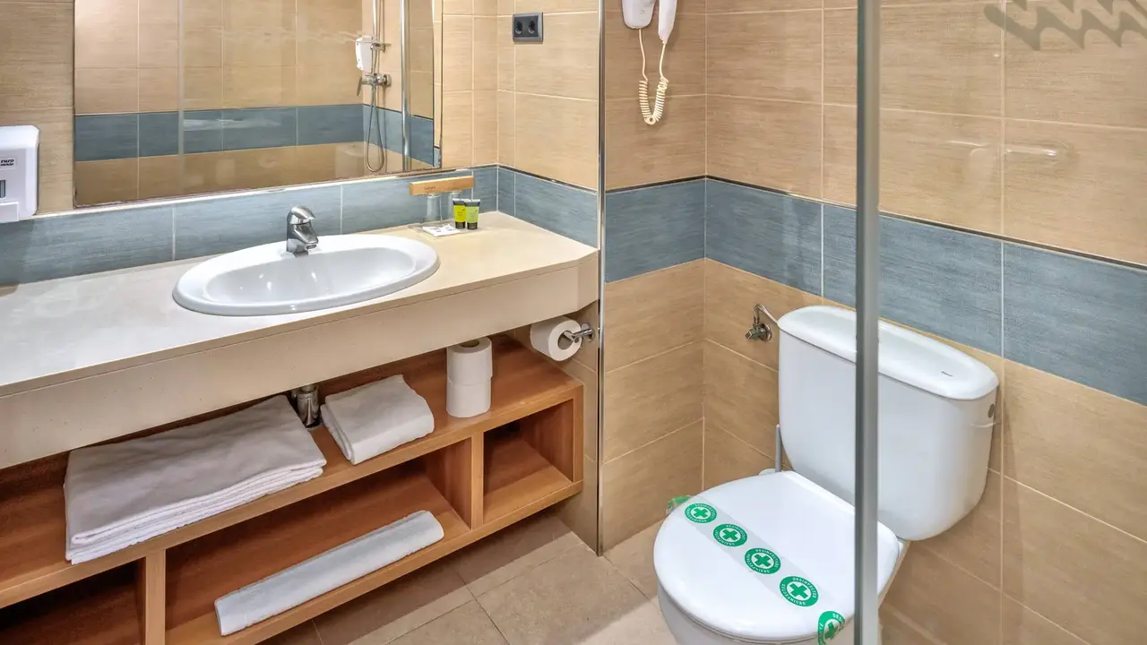 Caprici Beach Hotel & Spa