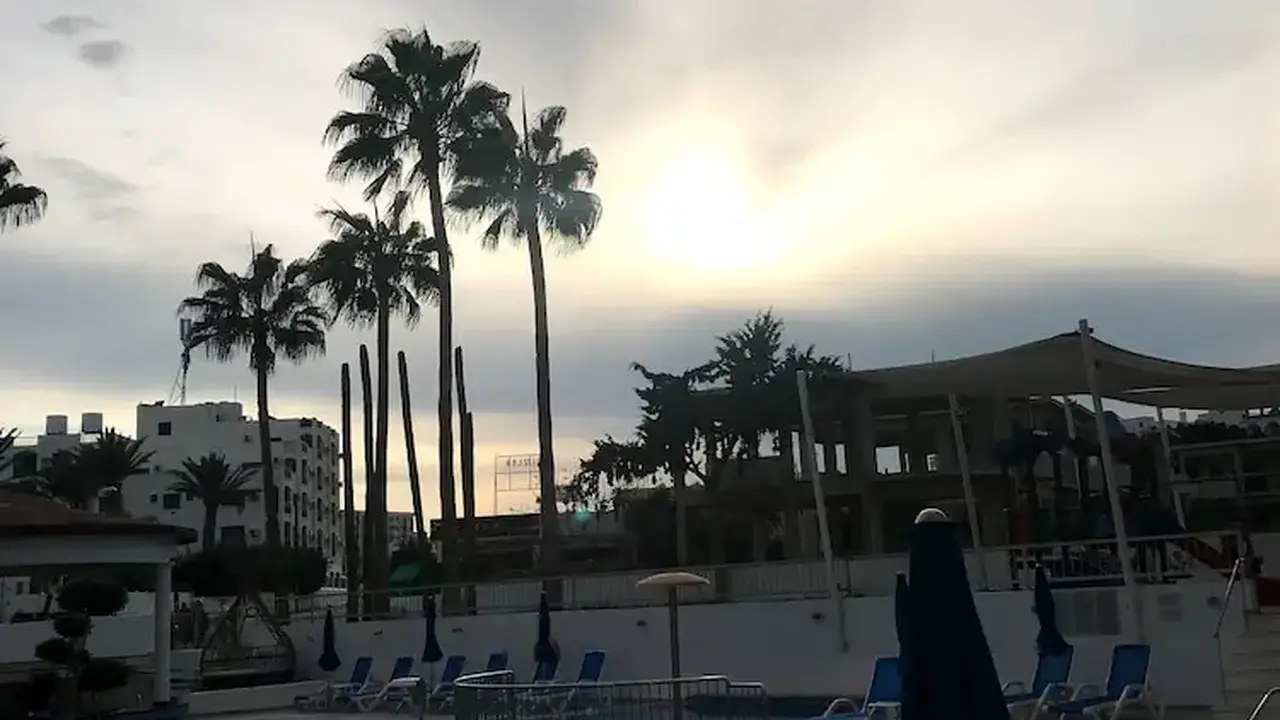 Captain Pier Hotel