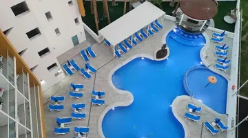 Captain Pier Hotel