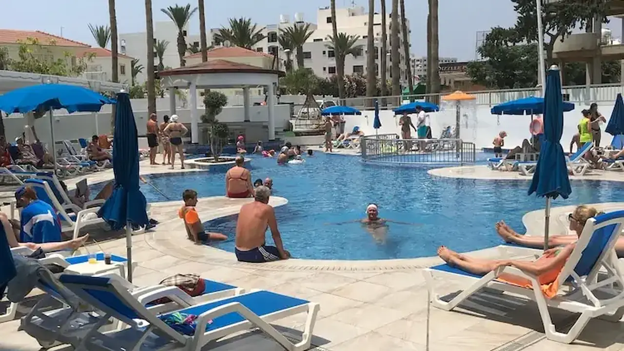 Captain Pier Hotel