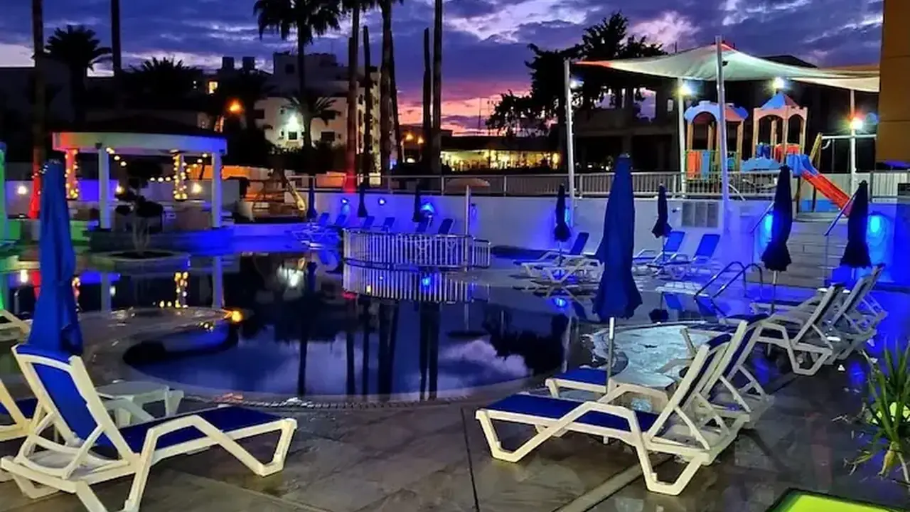 Captain Pier Hotel
