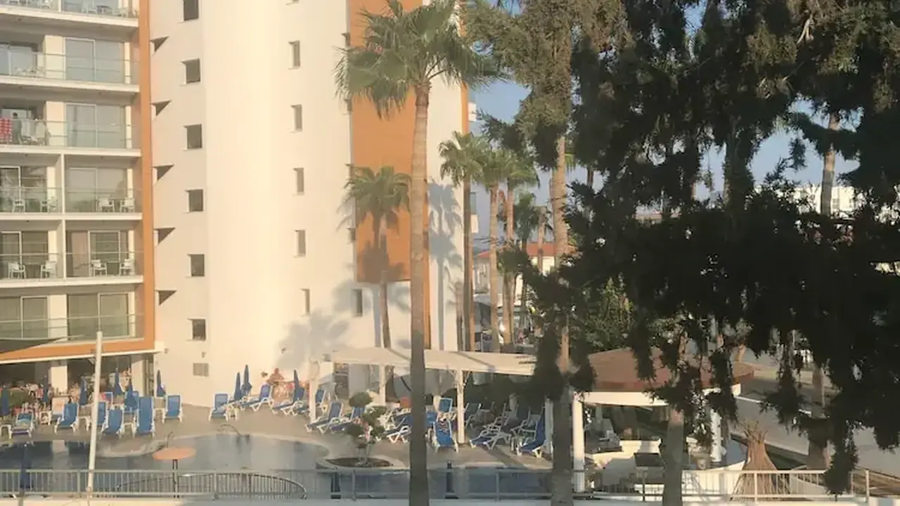 Captain Pier Hotel