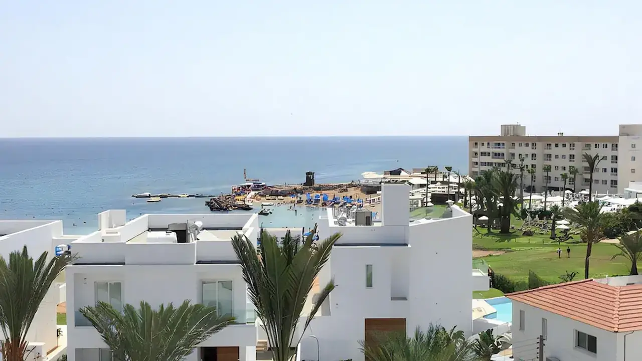 Captain Pier Hotel