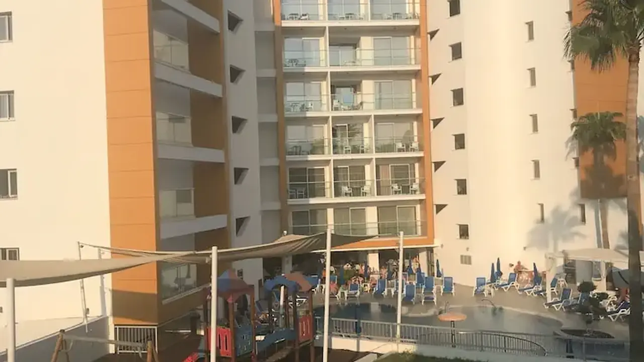 Captain Pier Hotel