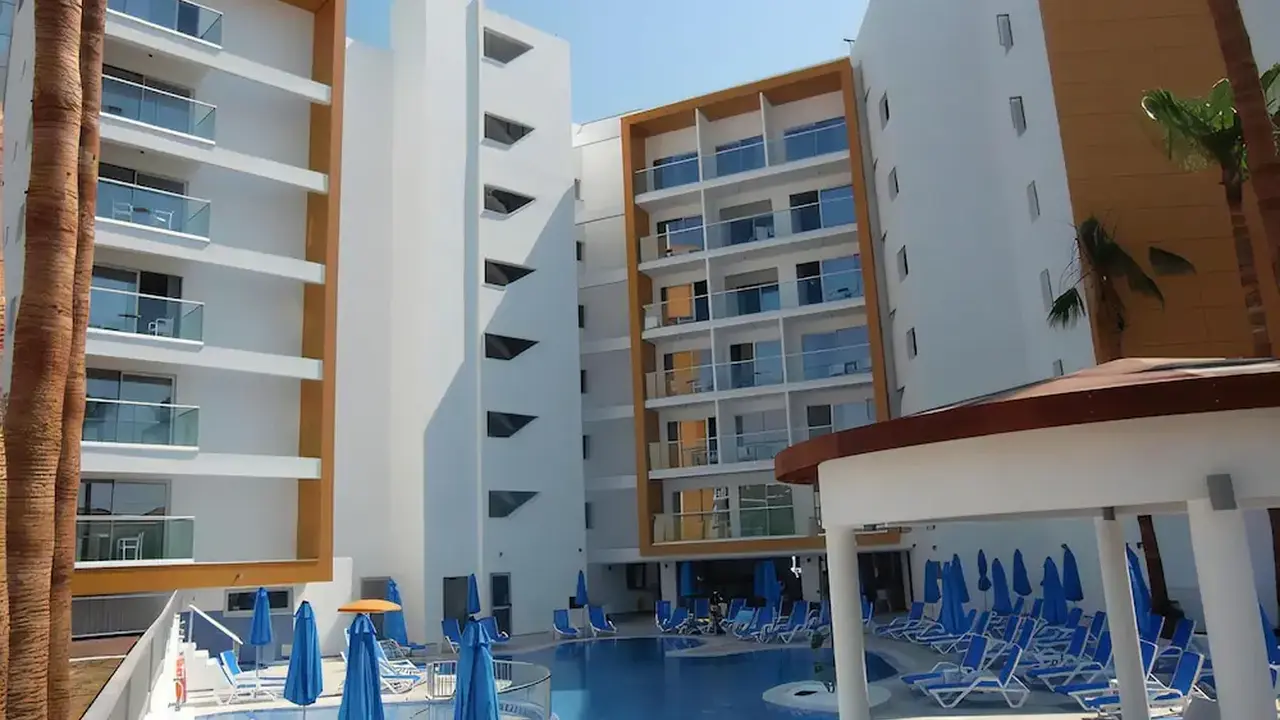 Captain Pier Hotel