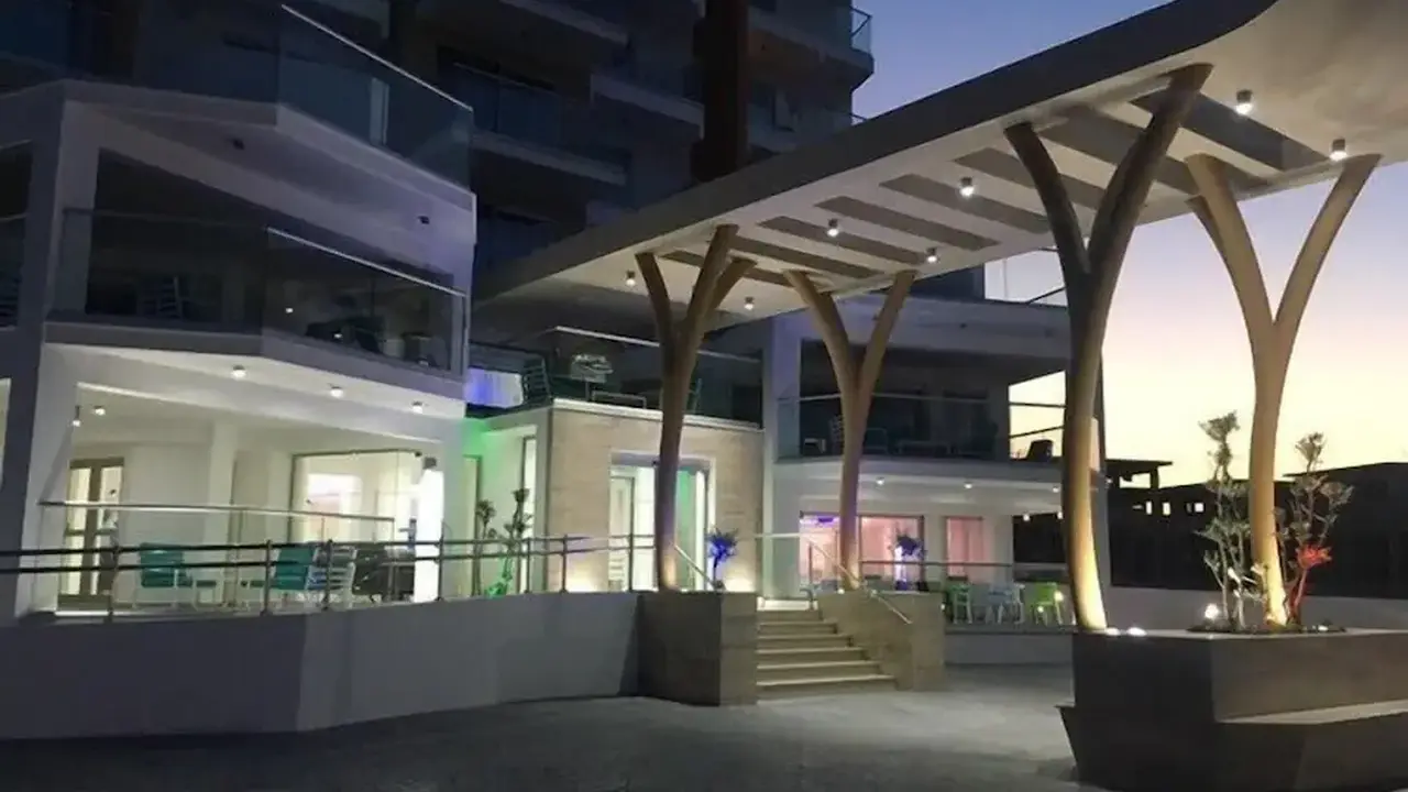 Captain Pier Hotel