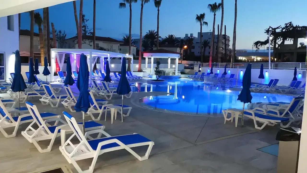 Captain Pier Hotel